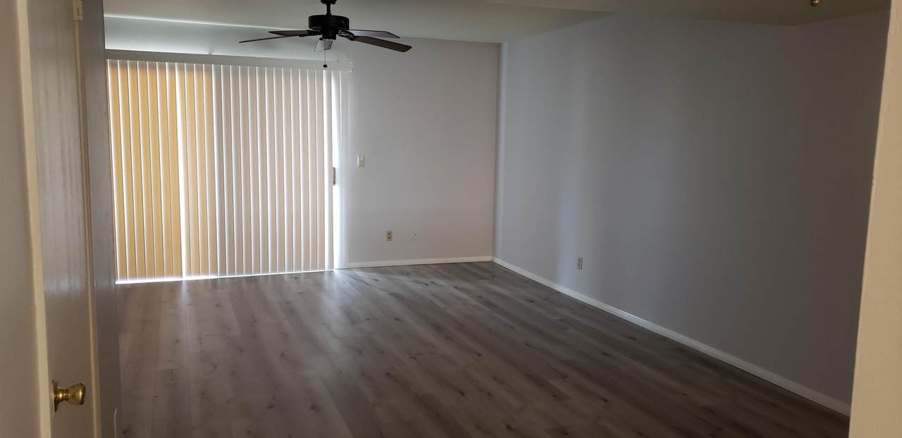 803 13TH Street - Photo 1