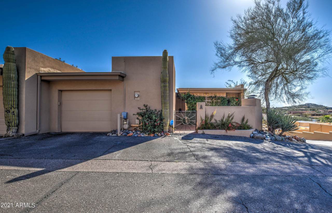 37300 Tom Darlington Drive - Photo 1
