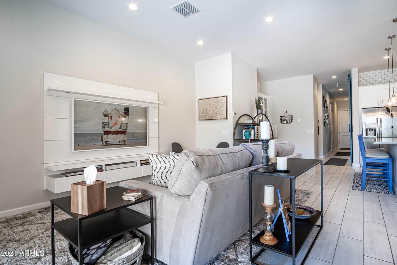 18205 66TH Way - Photo 1