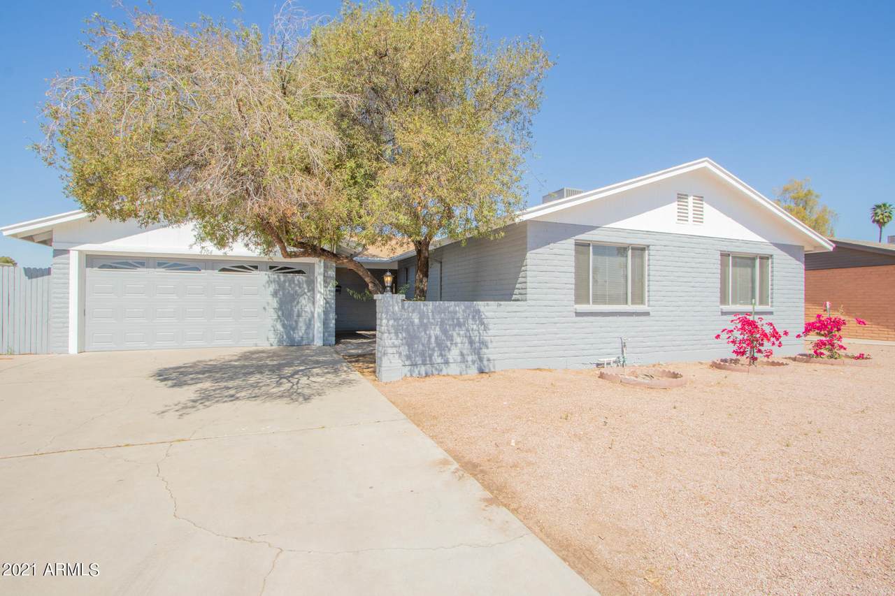 4704 La Rosa Drive - Photo 1
