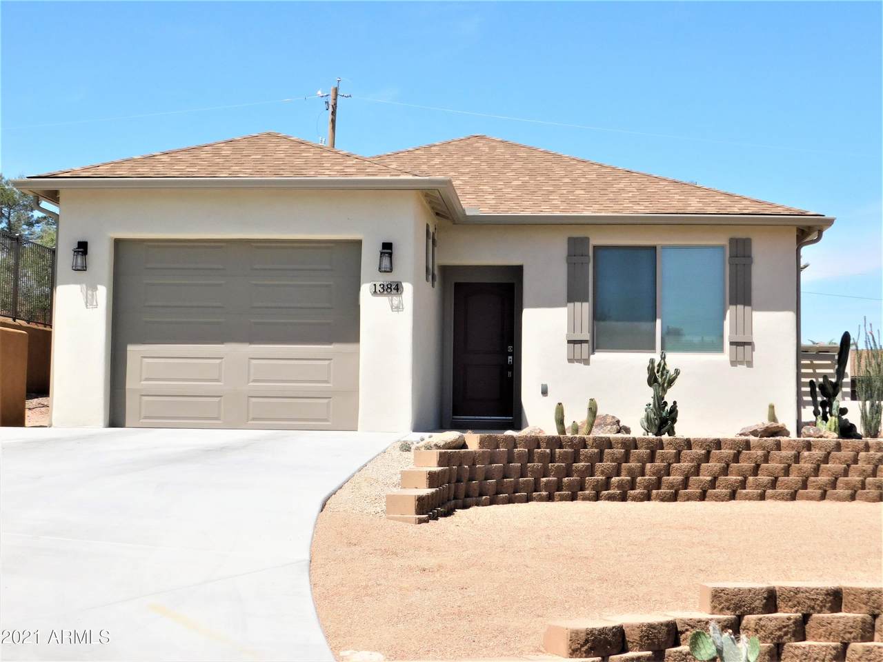 1384 Lynda Lane - Photo 1