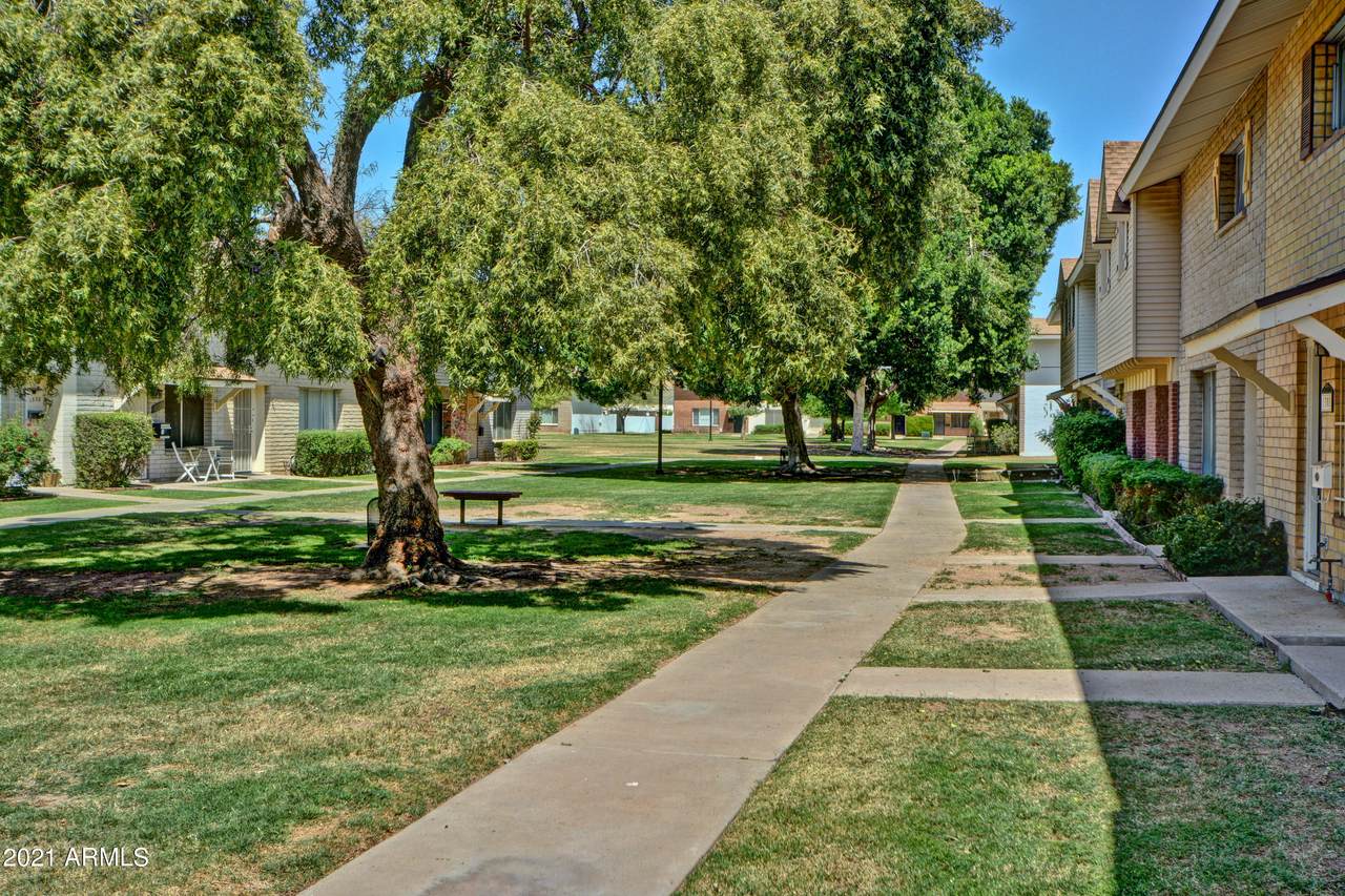 1504 Campbell Avenue - Photo 1