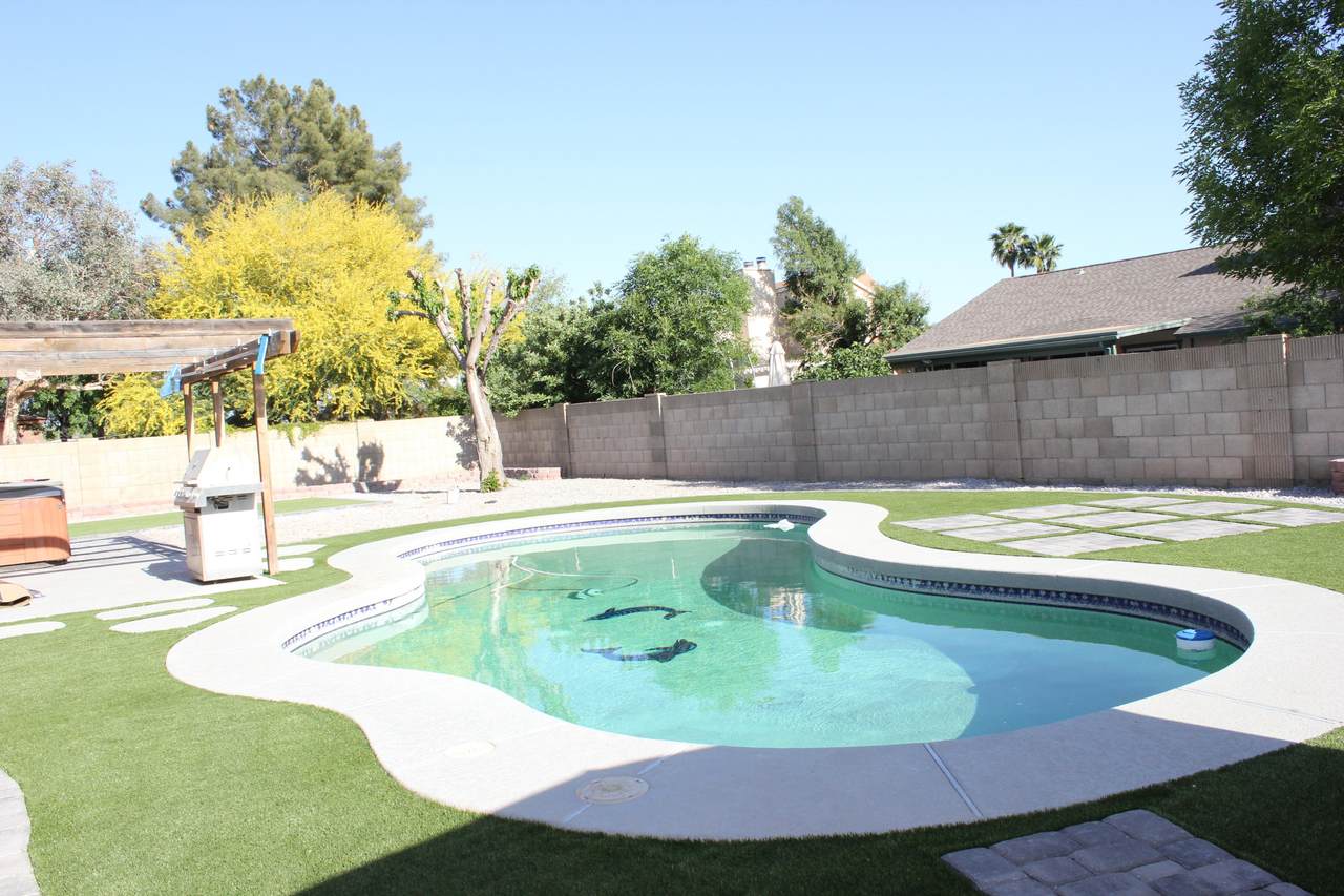 6029 Pershing Avenue - Photo 1
