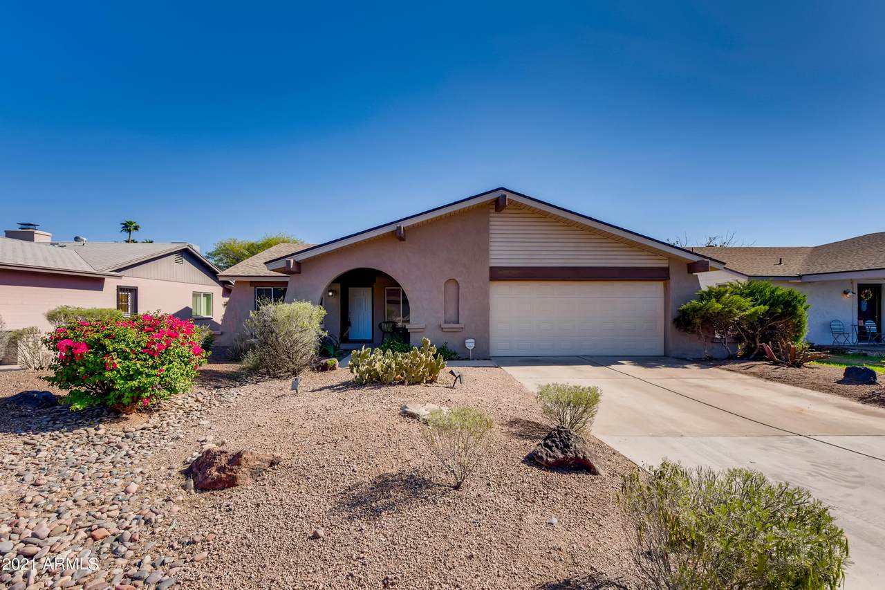 1861 Harvard Drive - Photo 1