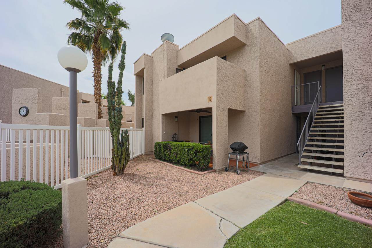 1920 Lindner Avenue - Photo 1