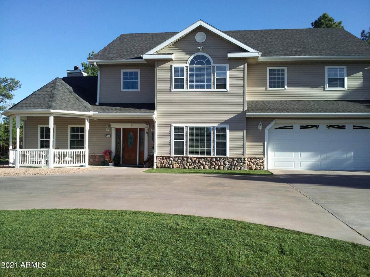1009 Pine Creek Drive - Photo 1