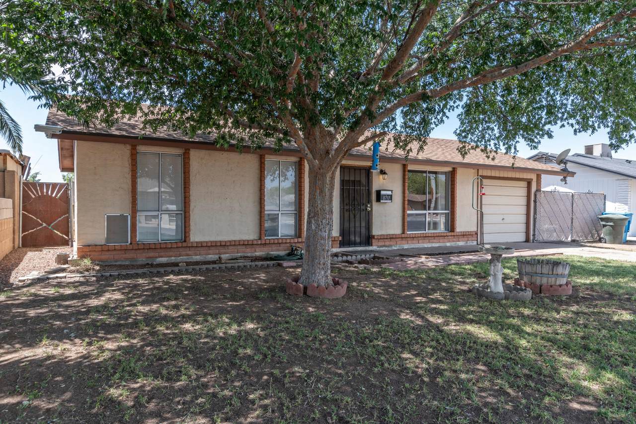 8711 Roma Avenue - Photo 1