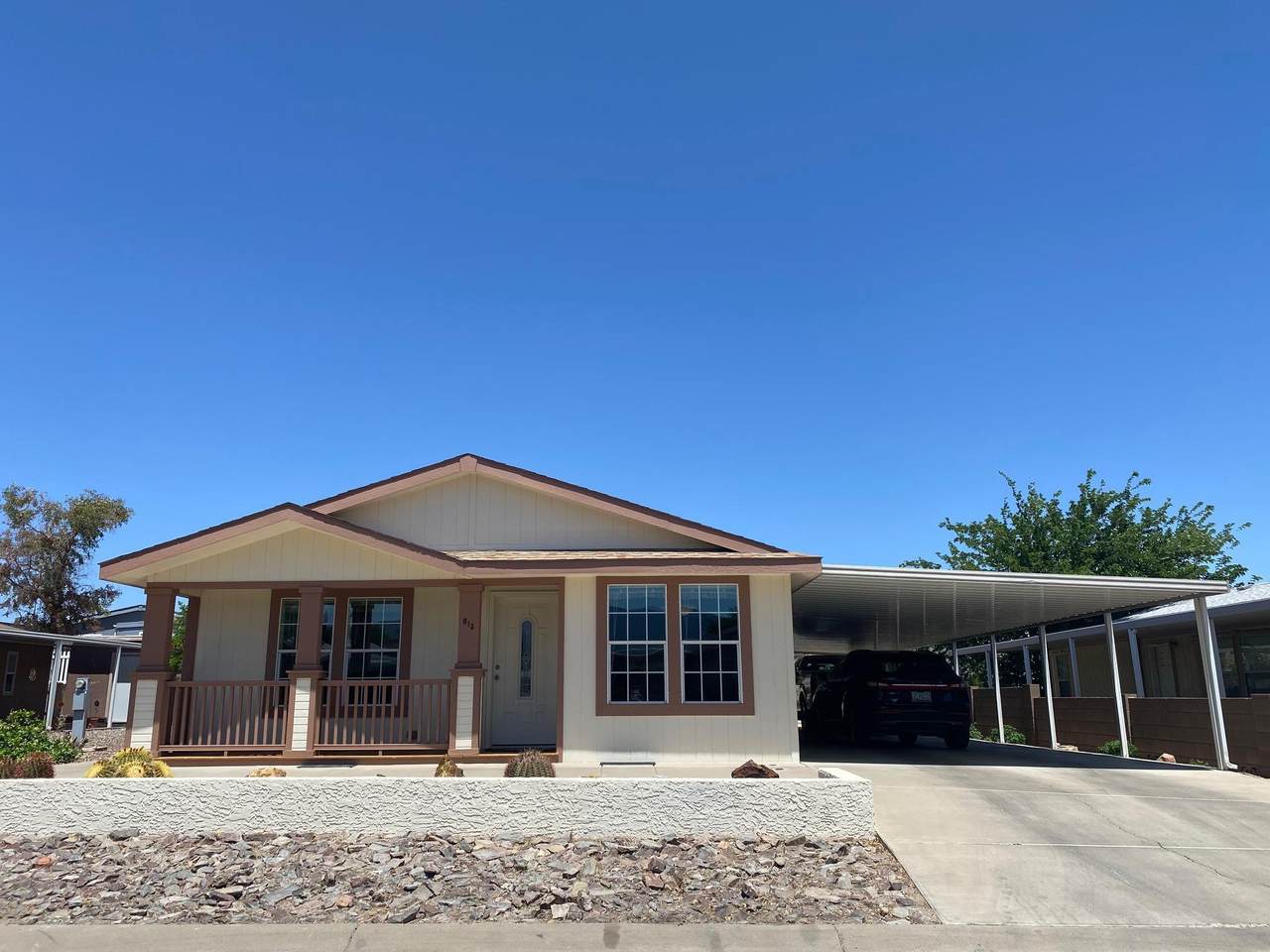 613 1ST Avenue - Photo 1