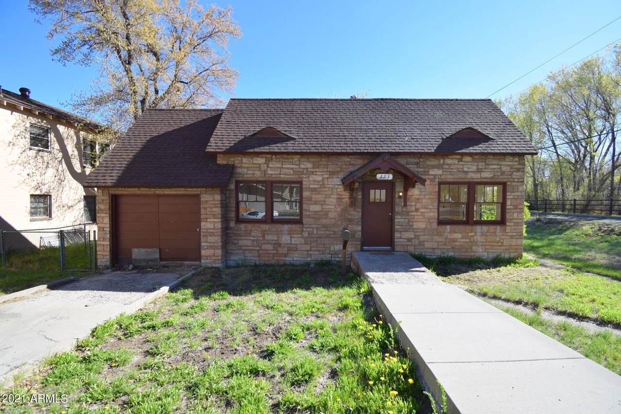 223 Cherry Avenue - Photo 1