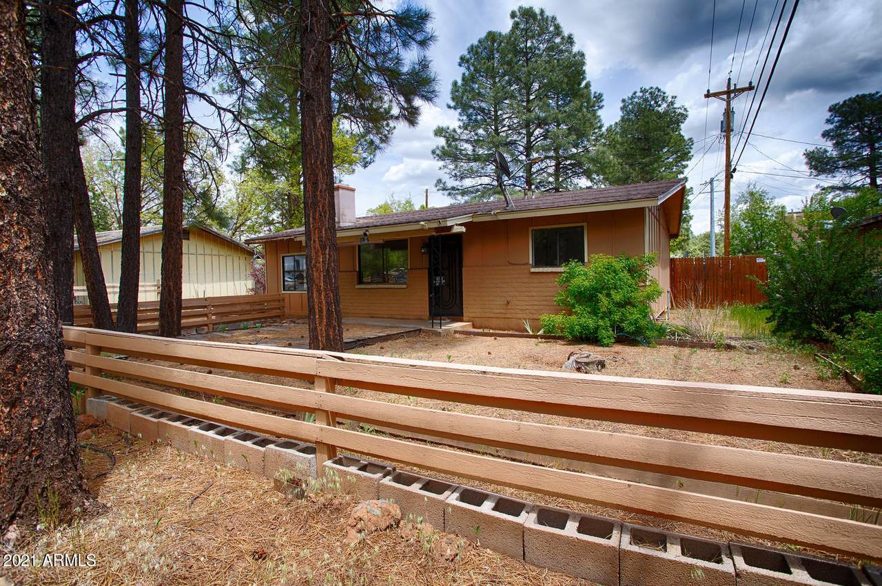 201 Pine Oak Lane - Photo 1