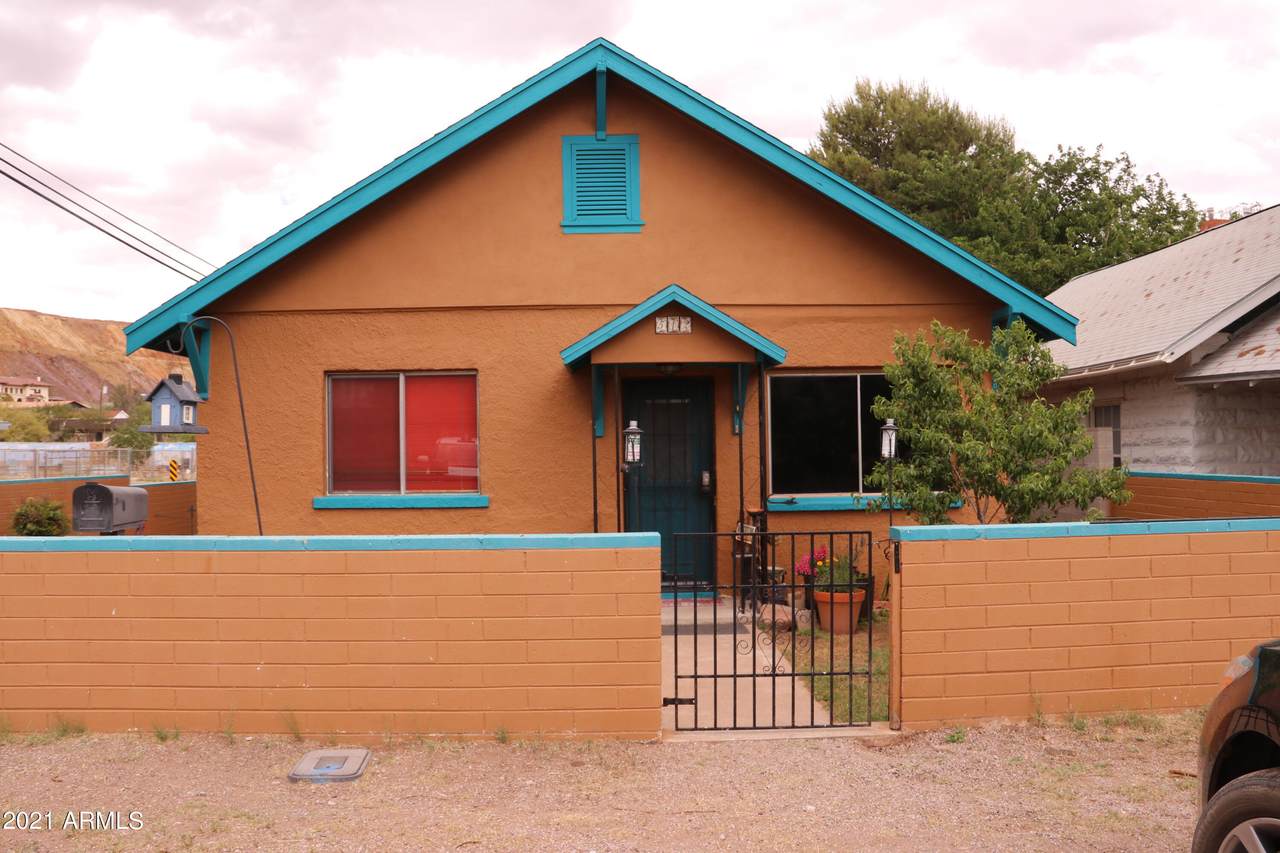 512 Douglas Street - Photo 1