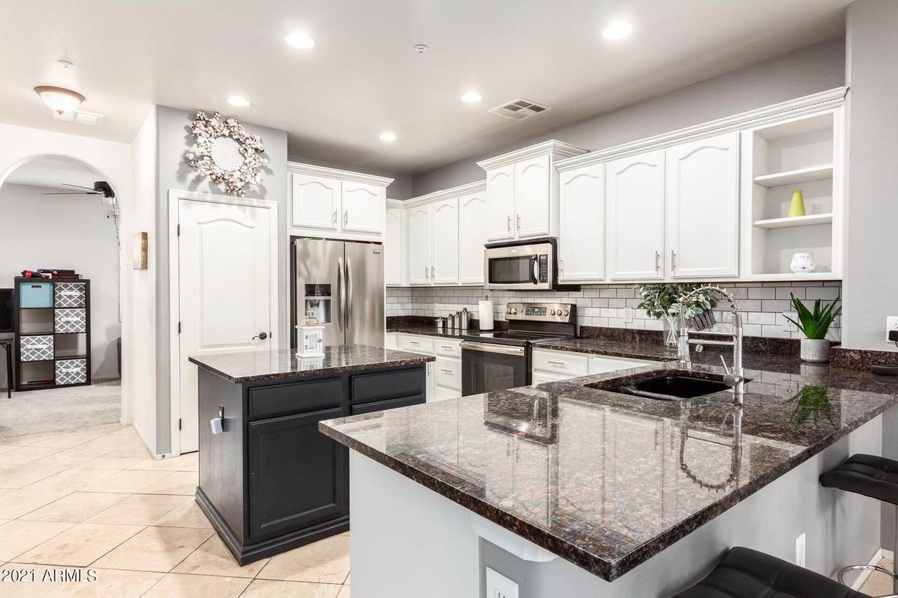 3634 Leslie Drive - Photo 1