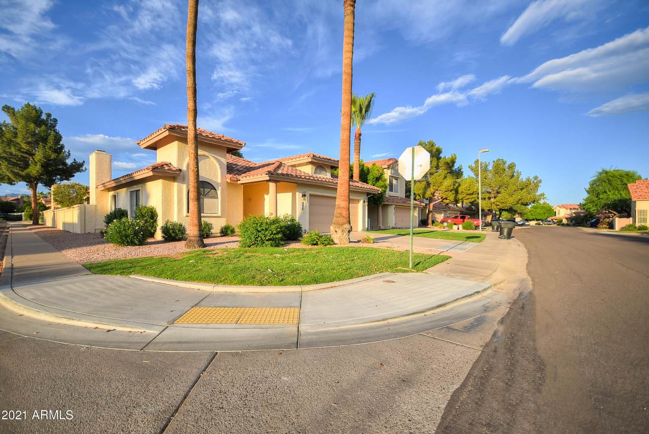 9102 Laurel Lane - Photo 1