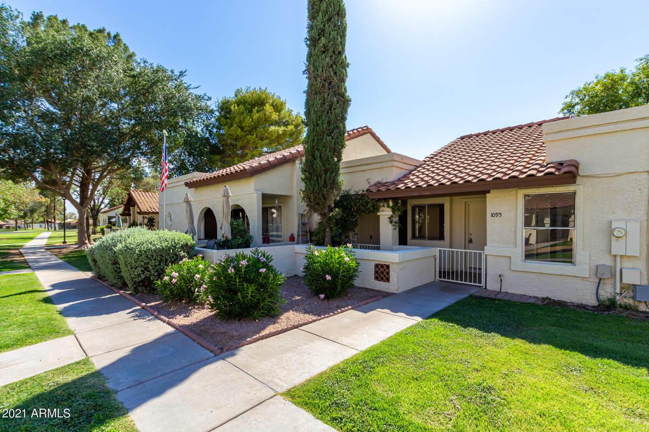 5136 Evergreen Street - Photo 1