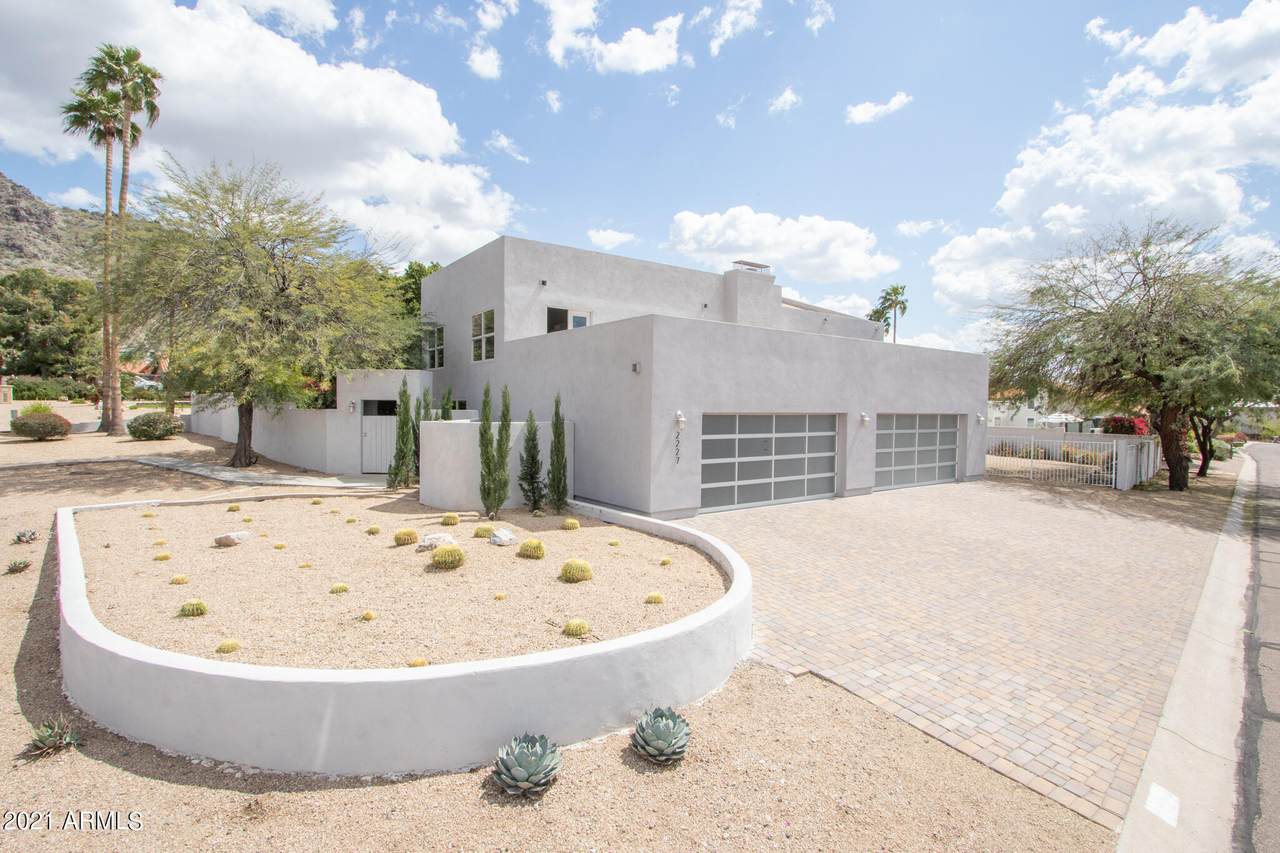 2227 Orangewood Avenue - Photo 1