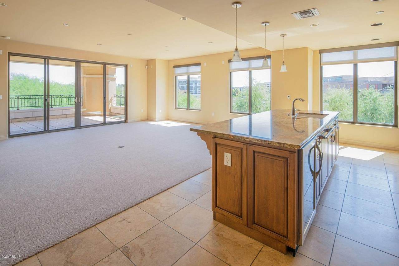 7181 Camelback Road - Photo 1