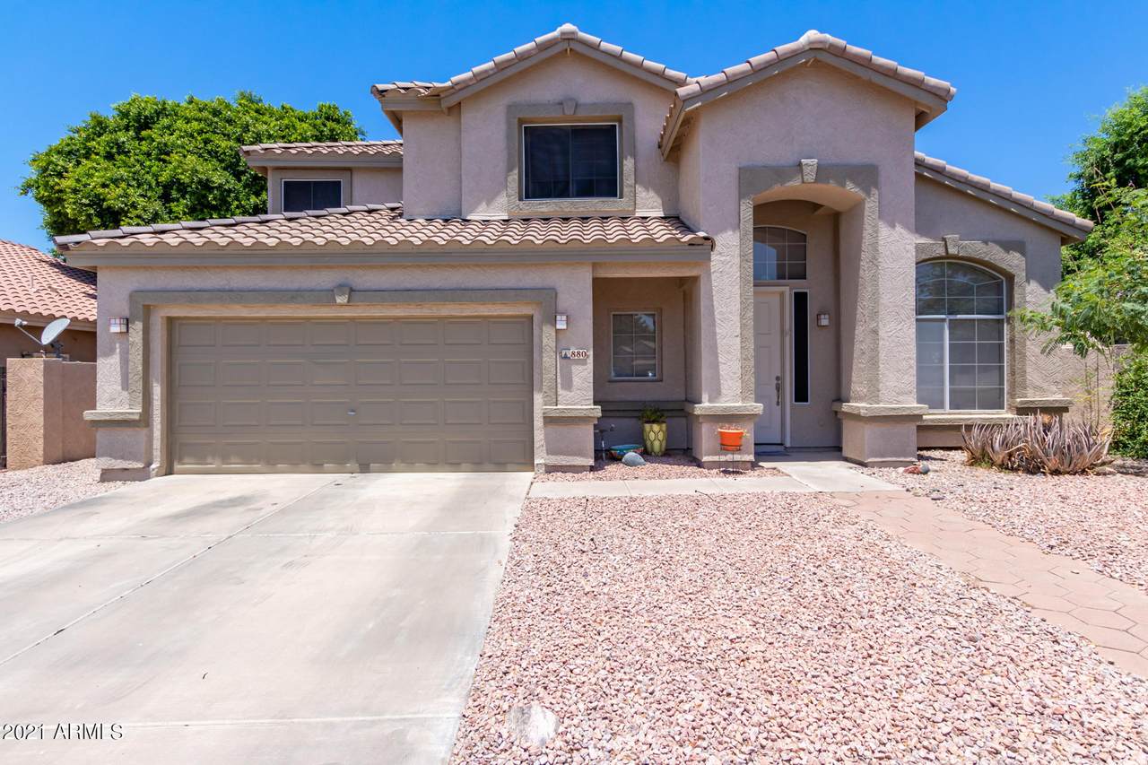 880 Woodside Drive - Photo 1