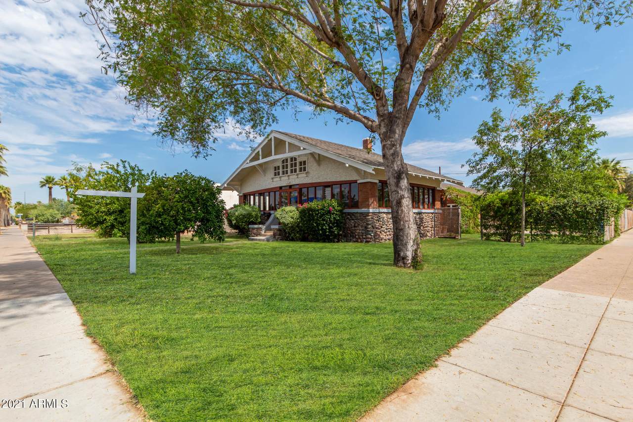 842 Palm Lane - Photo 1