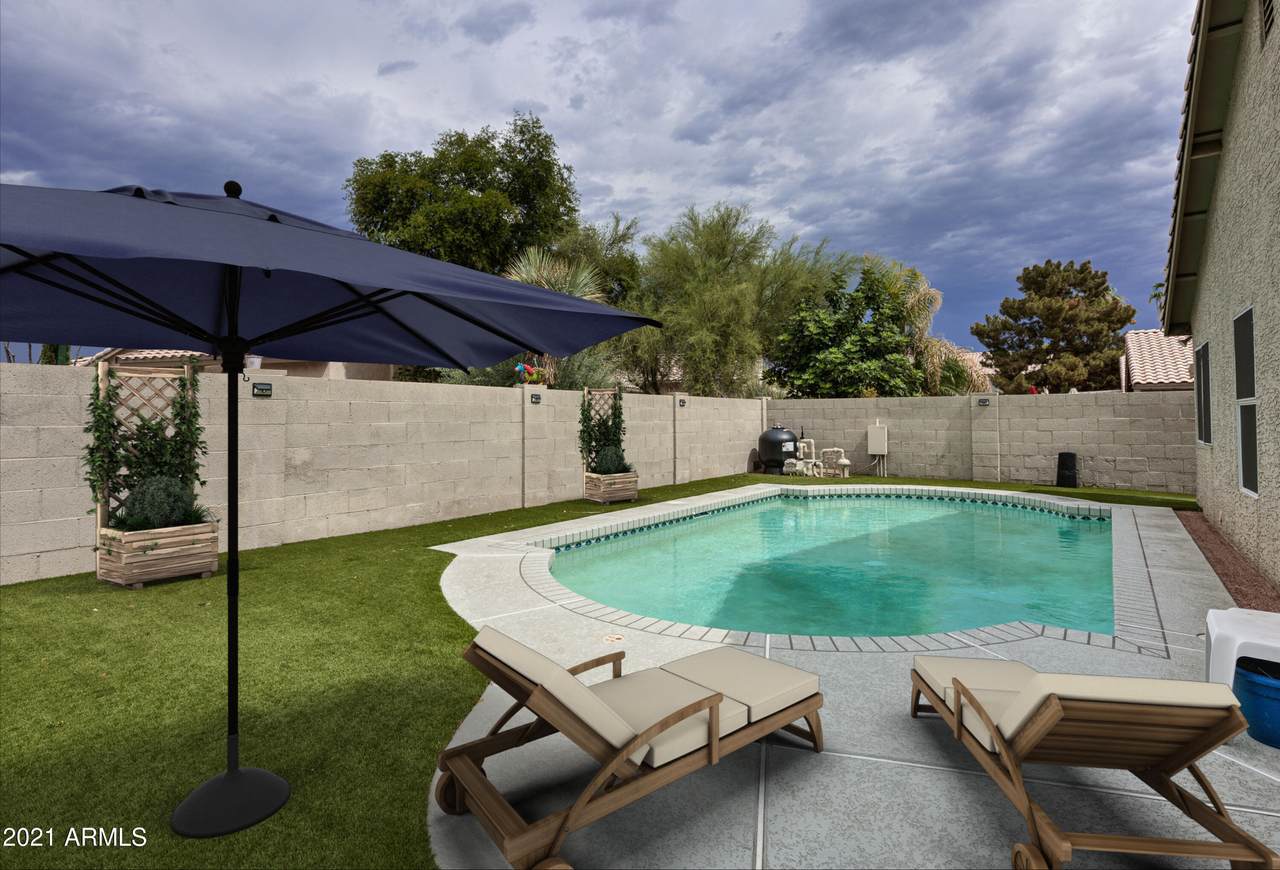 1056 Saguaro Street - Photo 1