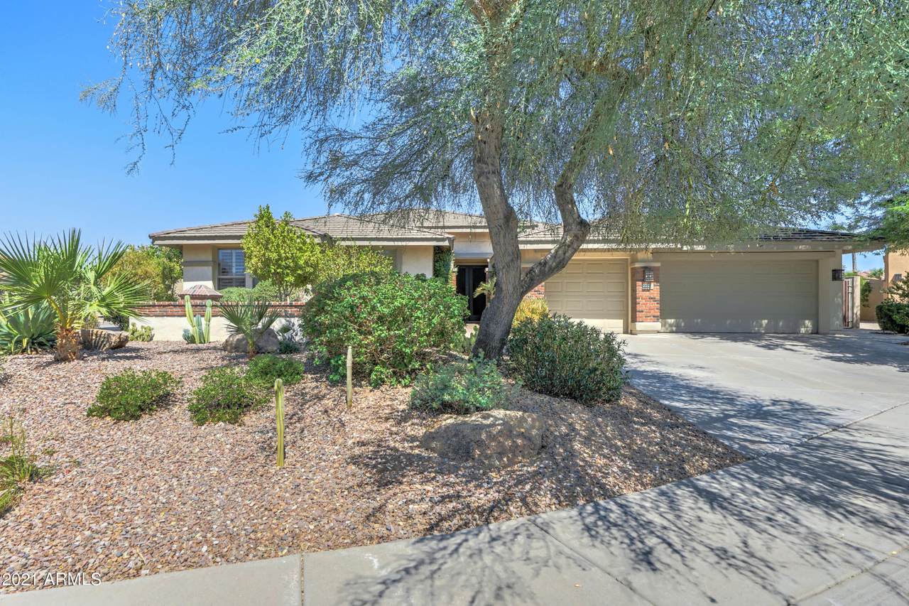 142 Louis Way - Photo 1