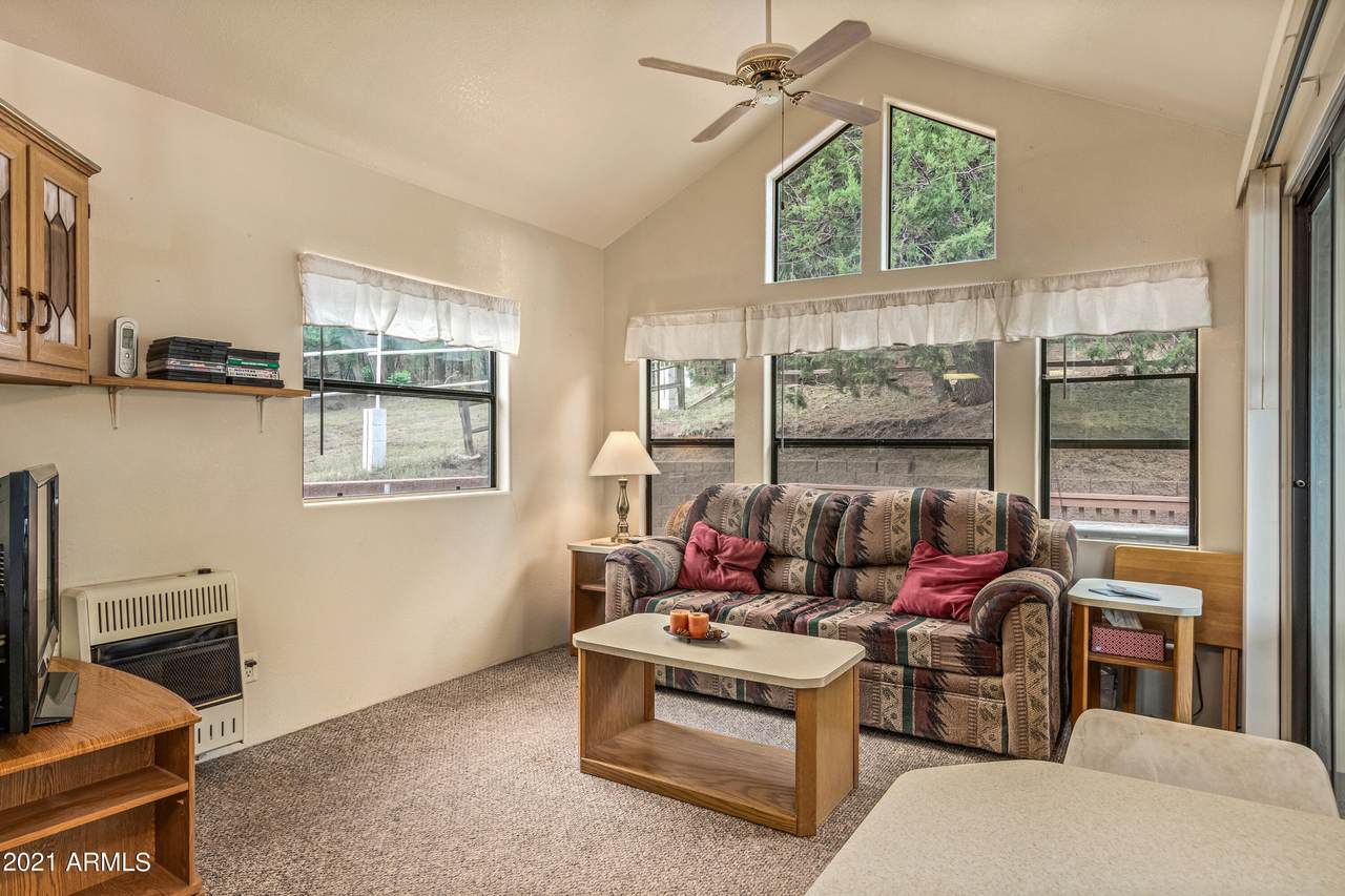 122 Bluebird Lane - Photo 1