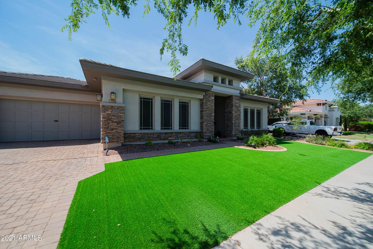 3884 Cottonwood Place - Photo 1