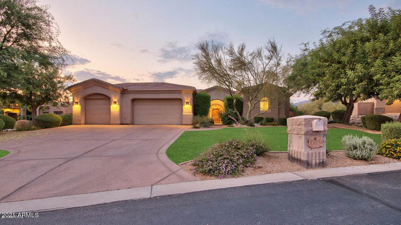 12034 Yucca Street - Photo 1