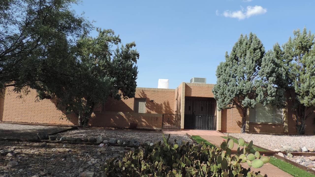 1949 Elmwood Lane - Photo 1
