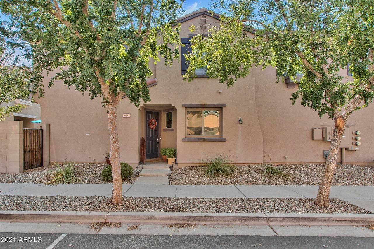 3037 Darrow Street - Photo 1