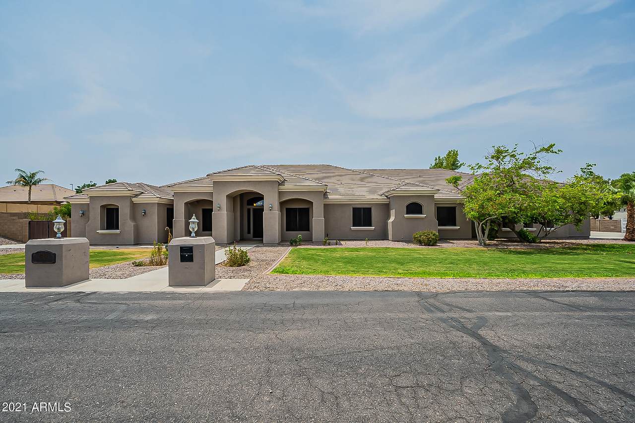 2789 Ridgewood Lane - Photo 1
