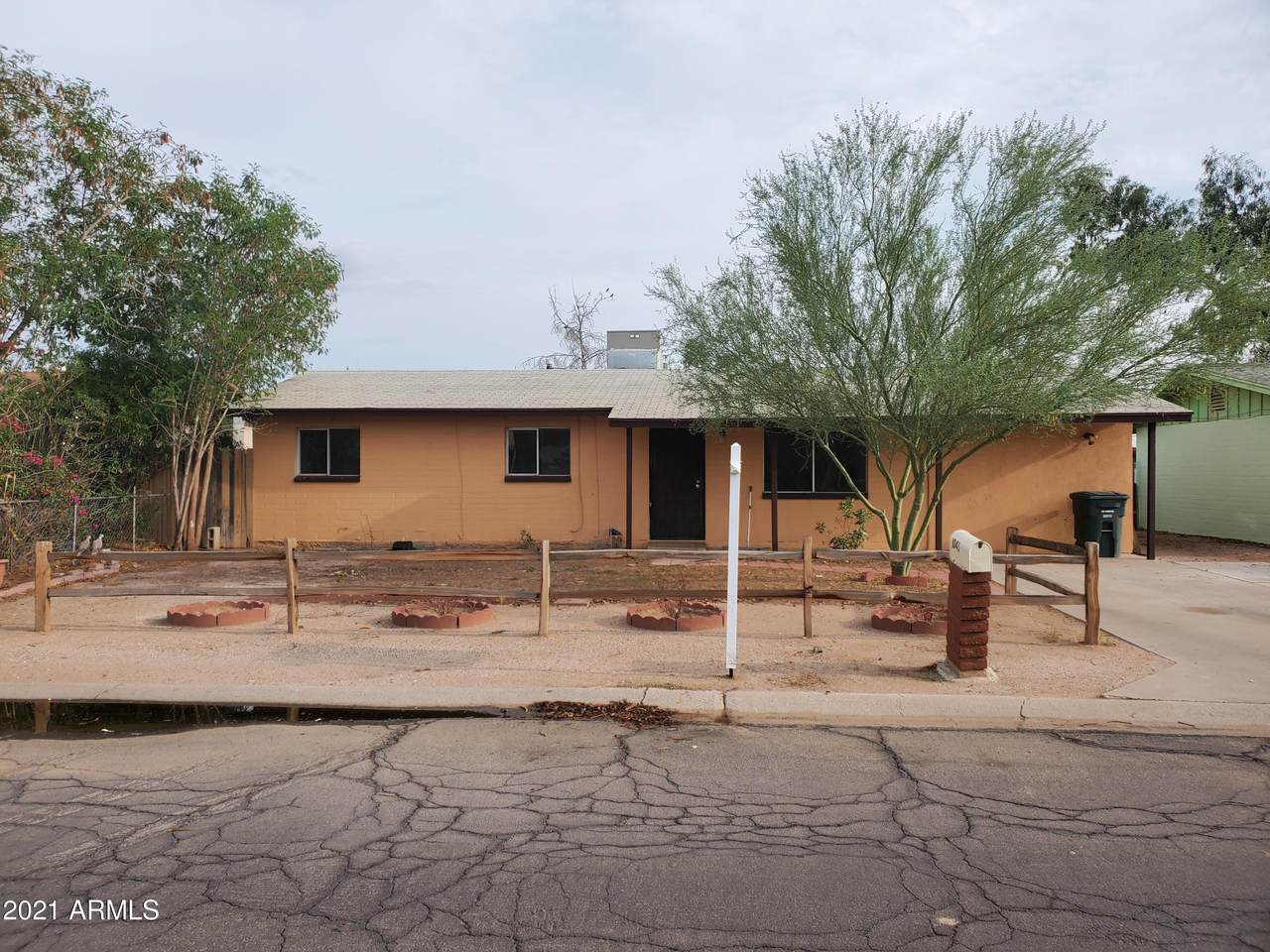 1041 Campbell Drive - Photo 1
