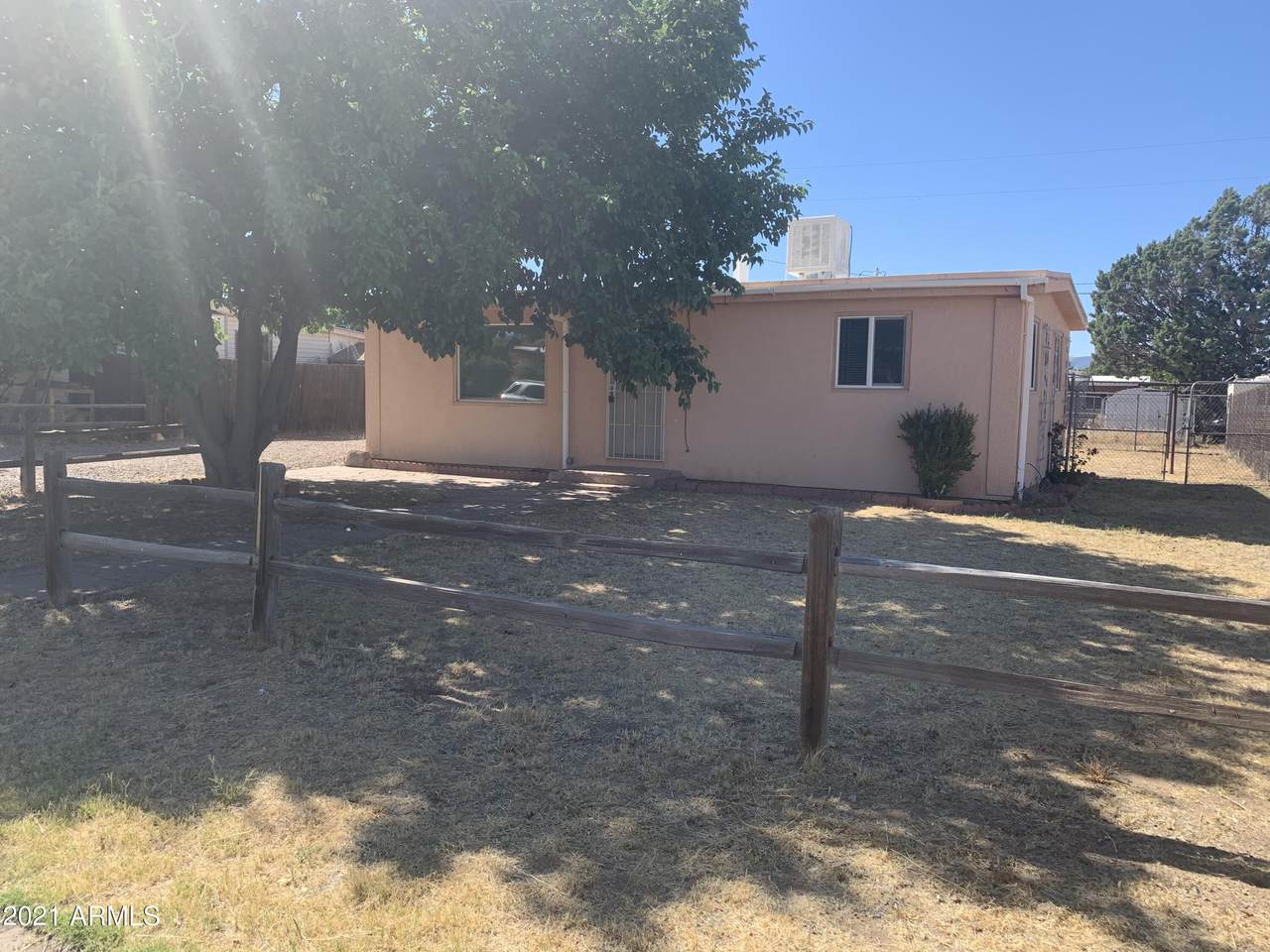 103 Apache Street - Photo 1