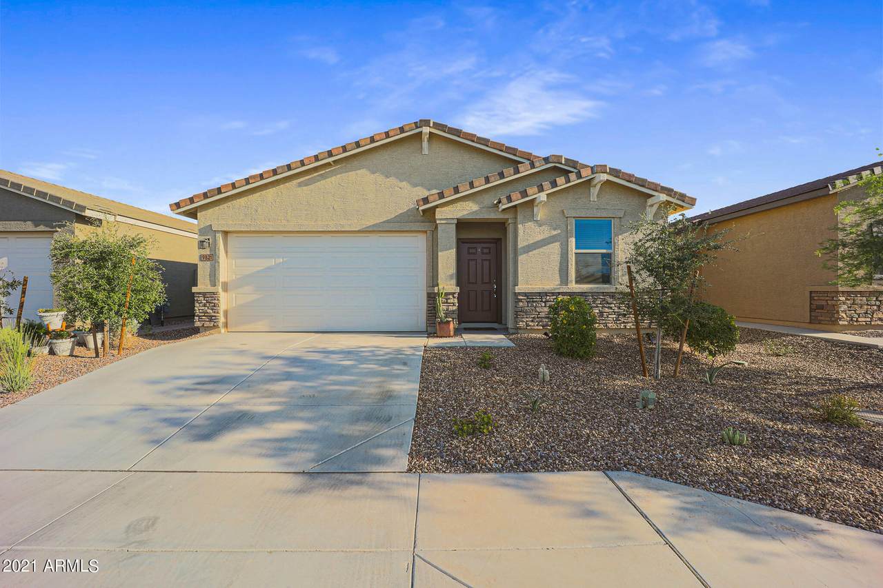 9821 Southgate Avenue - Photo 1