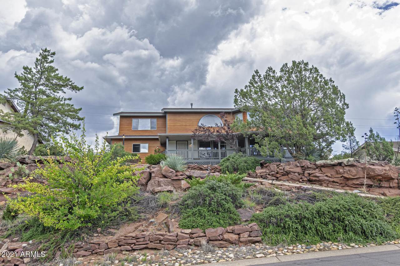 211 Canpar Way - Photo 1