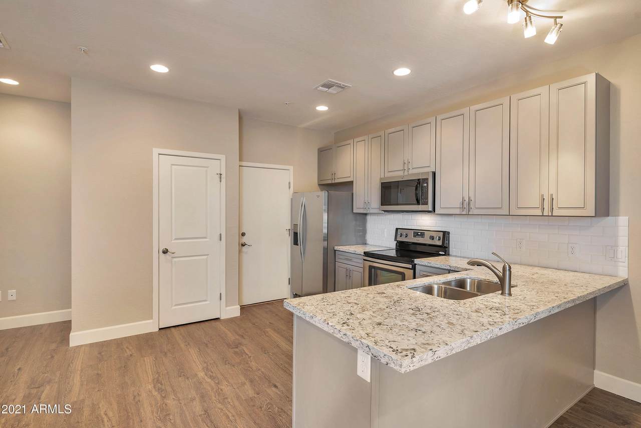 1406 Main Street - Photo 1