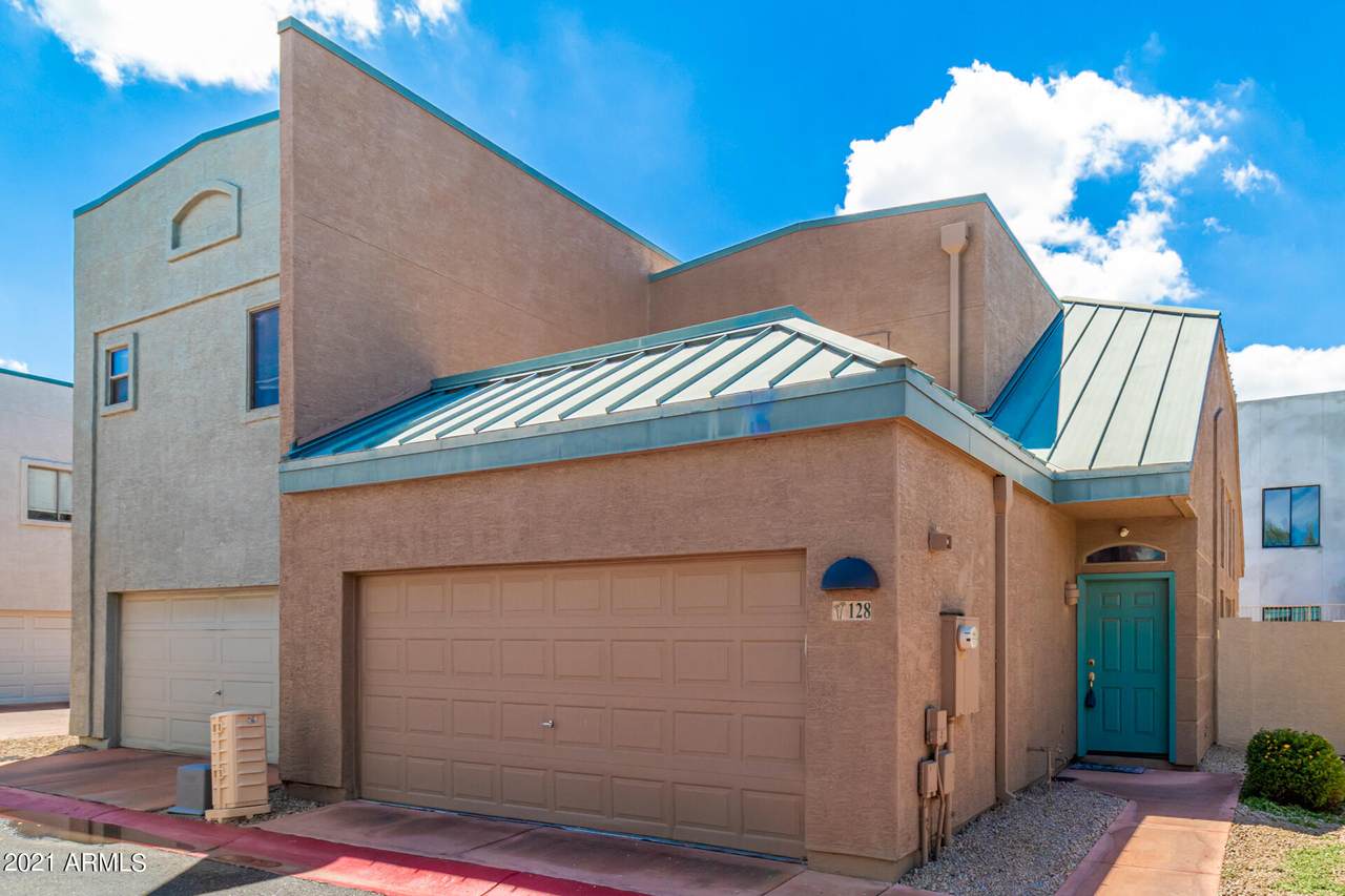 2027 University Drive - Photo 1