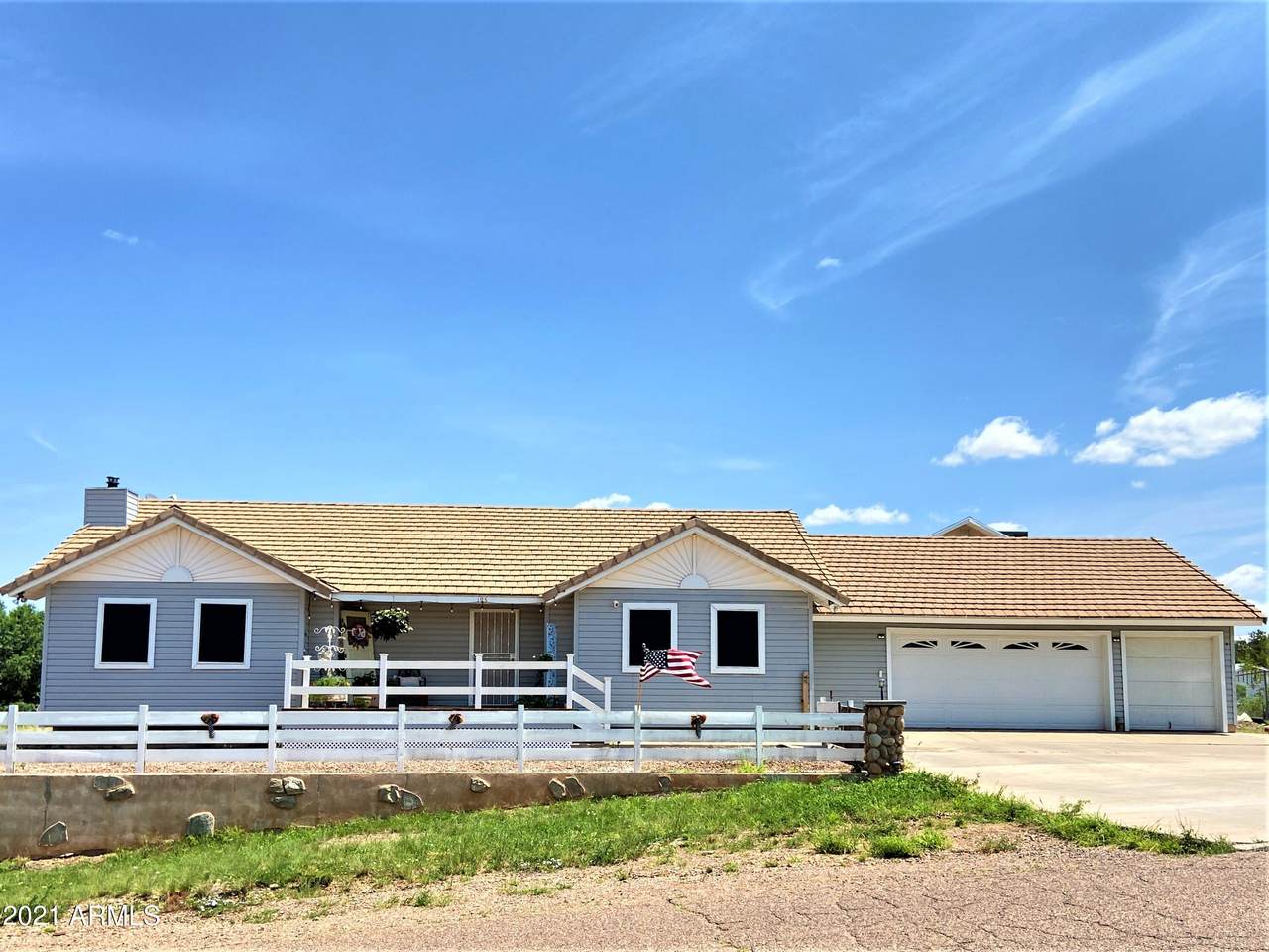195 4TH West Street - Photo 1