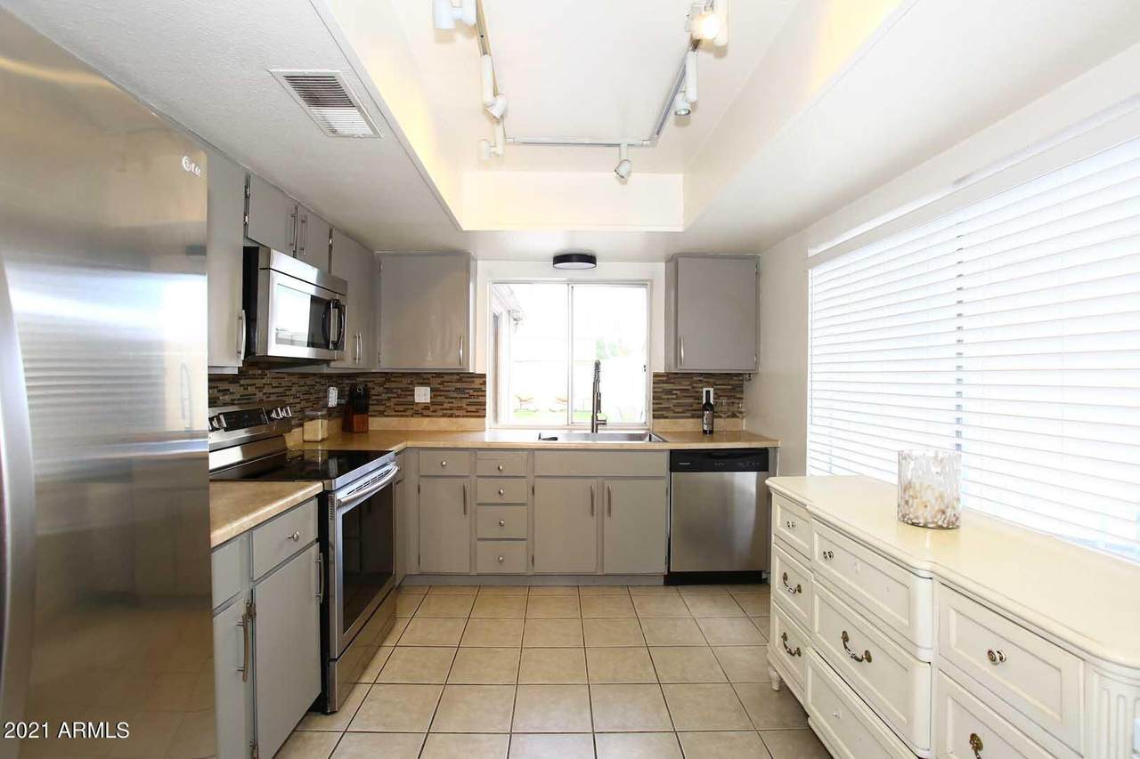 2415 Greenway Road - Photo 1