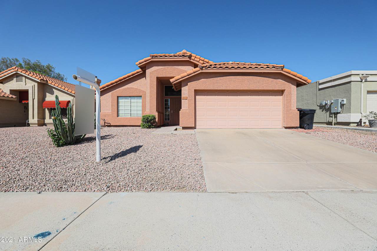 8872 114TH Avenue - Photo 1