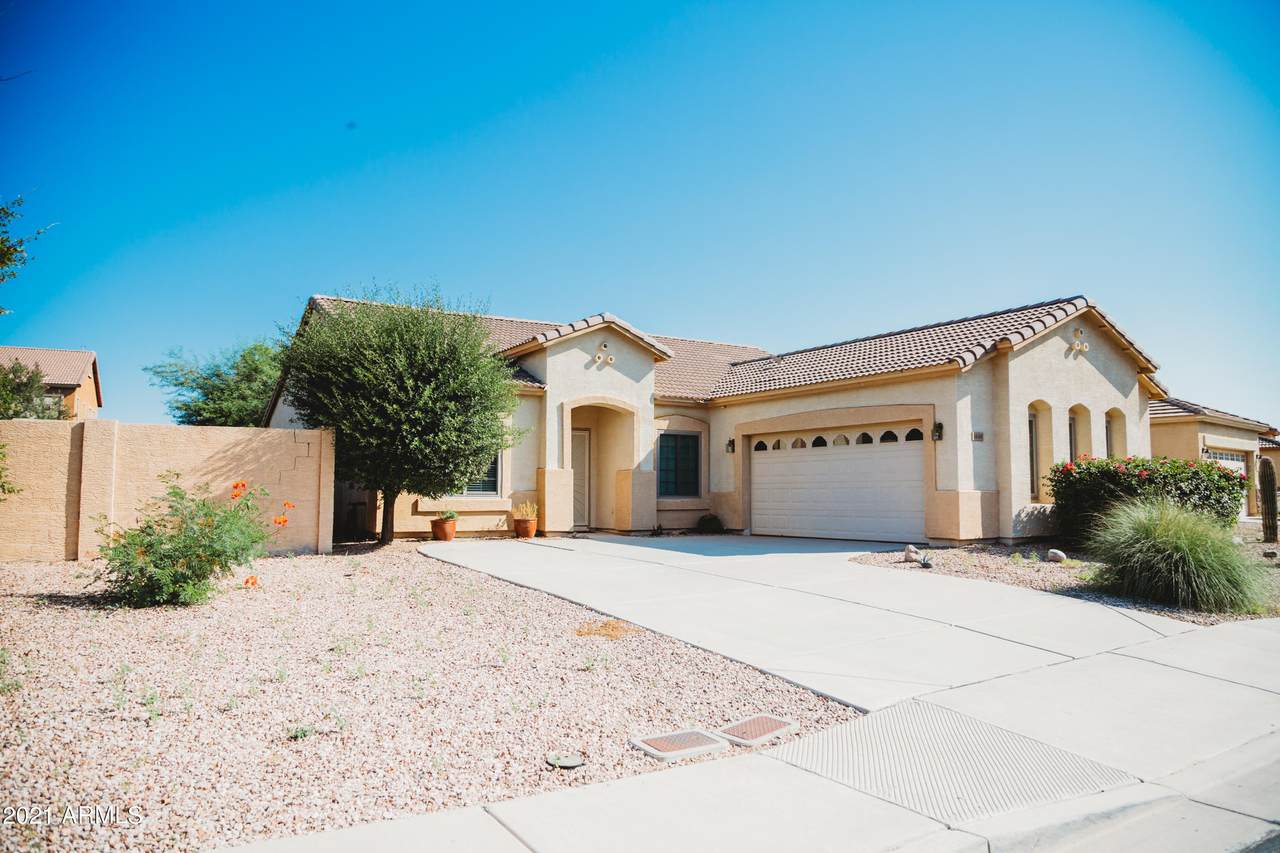 1618 Desert Breeze Drive - Photo 1