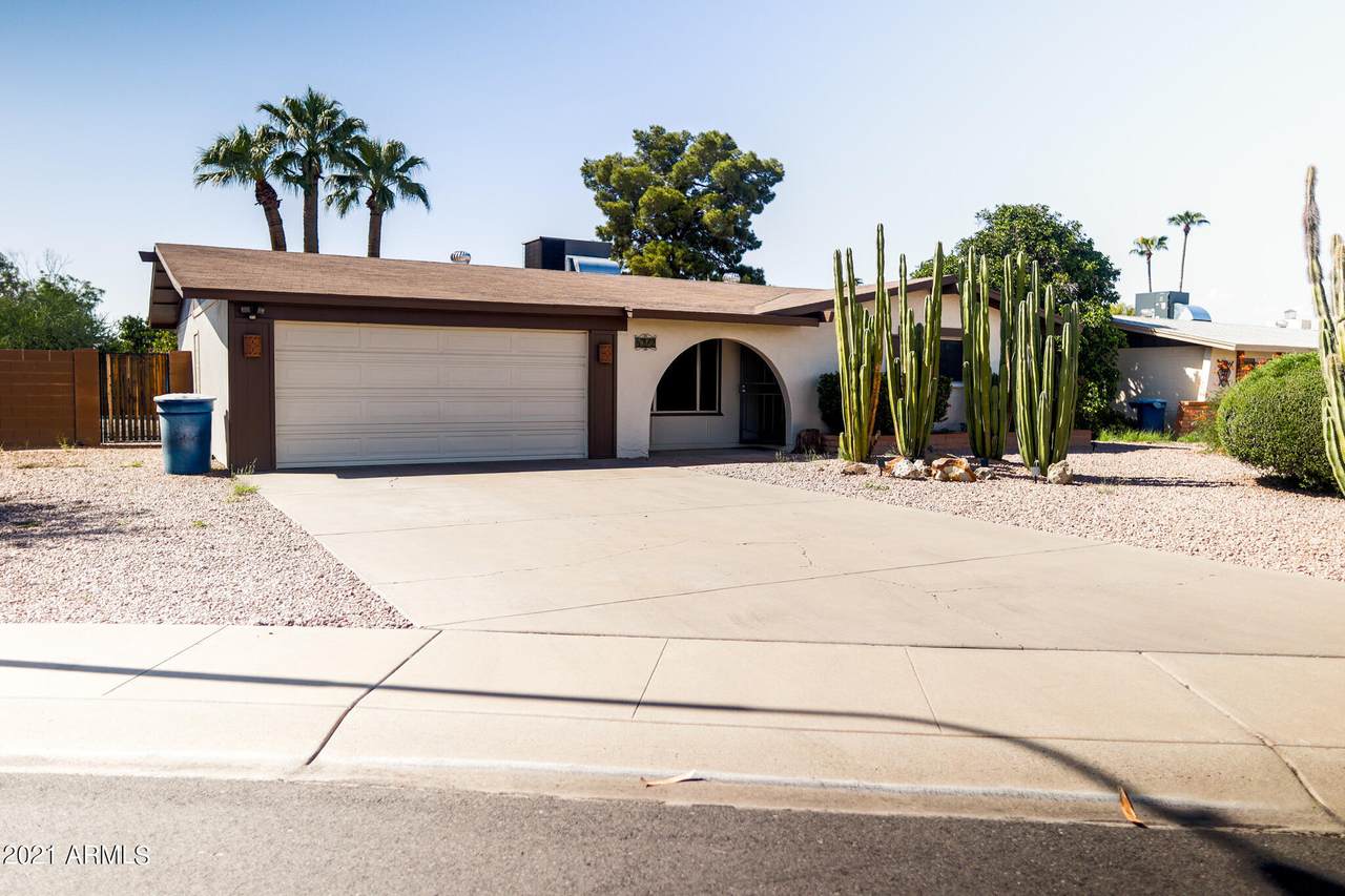 4712 Rockford Drive - Photo 1