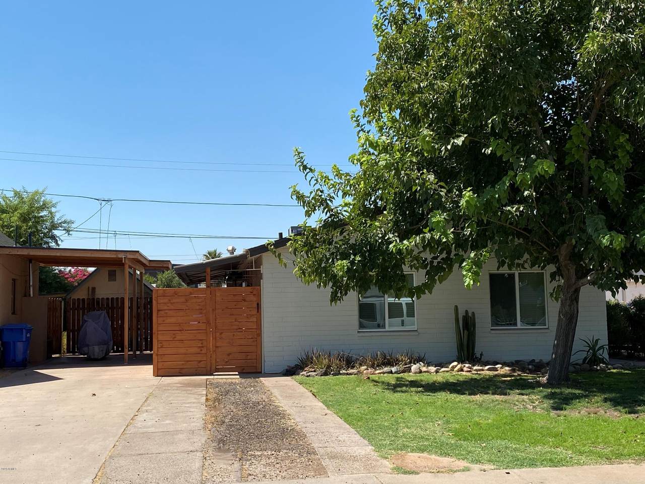 807 Amelia Avenue - Photo 1