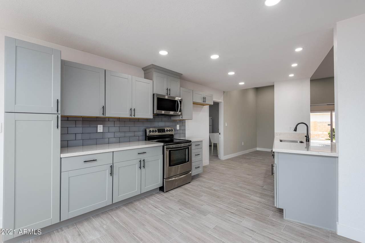 11143 Palmeras Drive - Photo 1