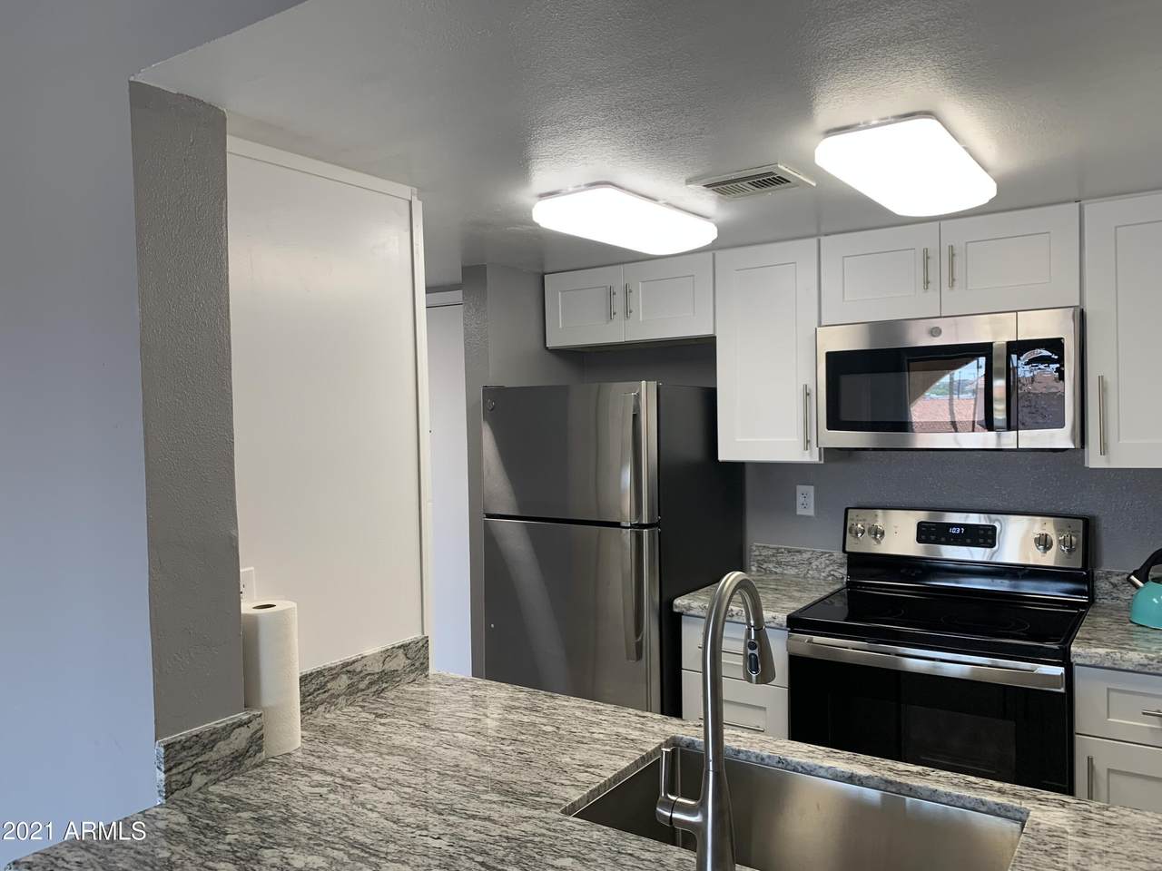 3033 Devonshire Avenue - Photo 1