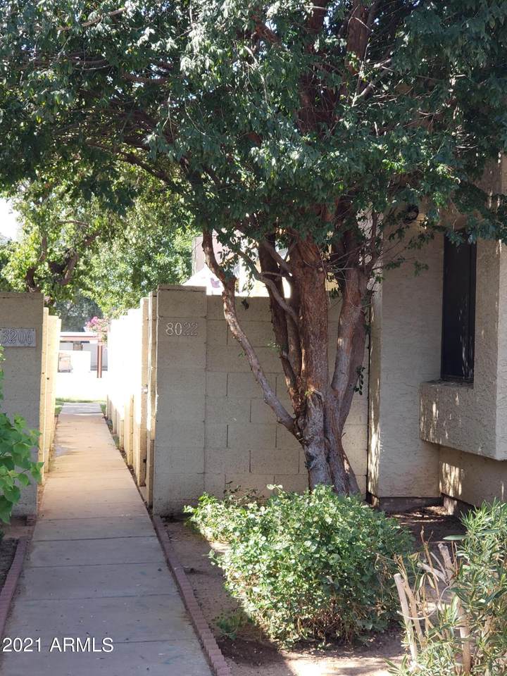 8022 32nd Drive - Photo 1