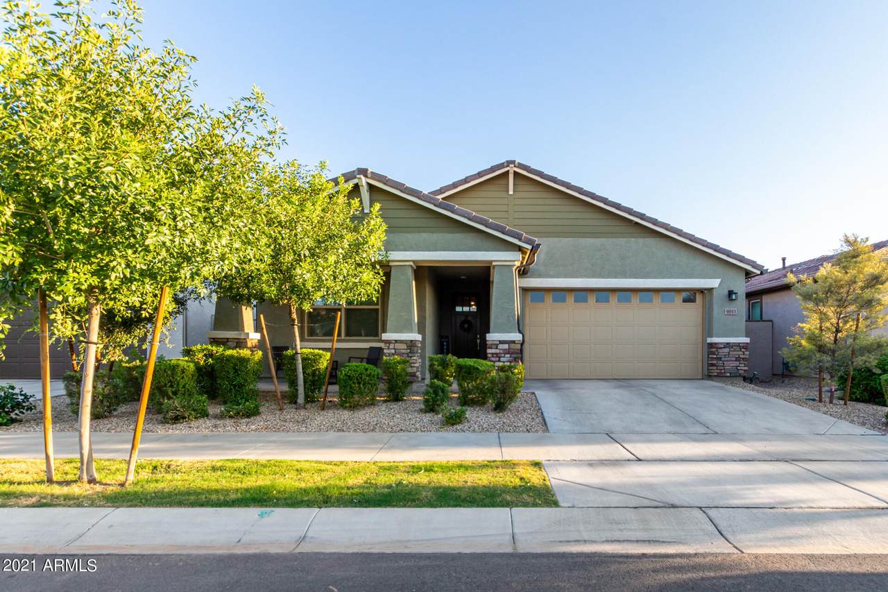 9943 Thornbush Avenue - Photo 1