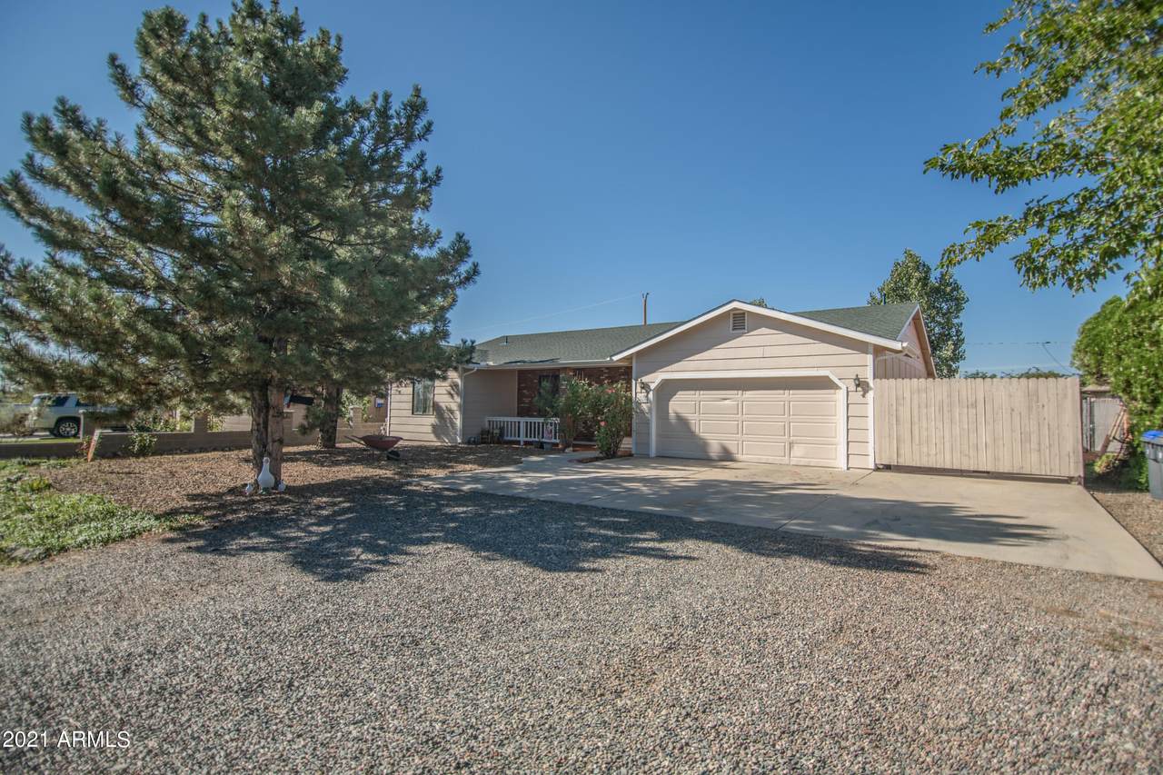 8069 Donna Road - Photo 1