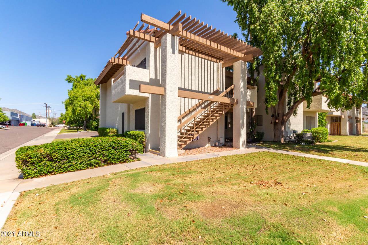 808 Lawrence Lane - Photo 1