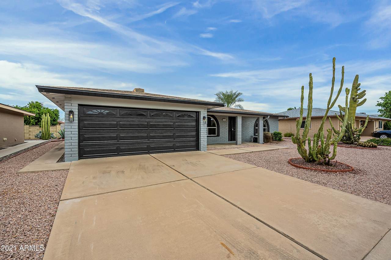 4024 Capri Avenue - Photo 1