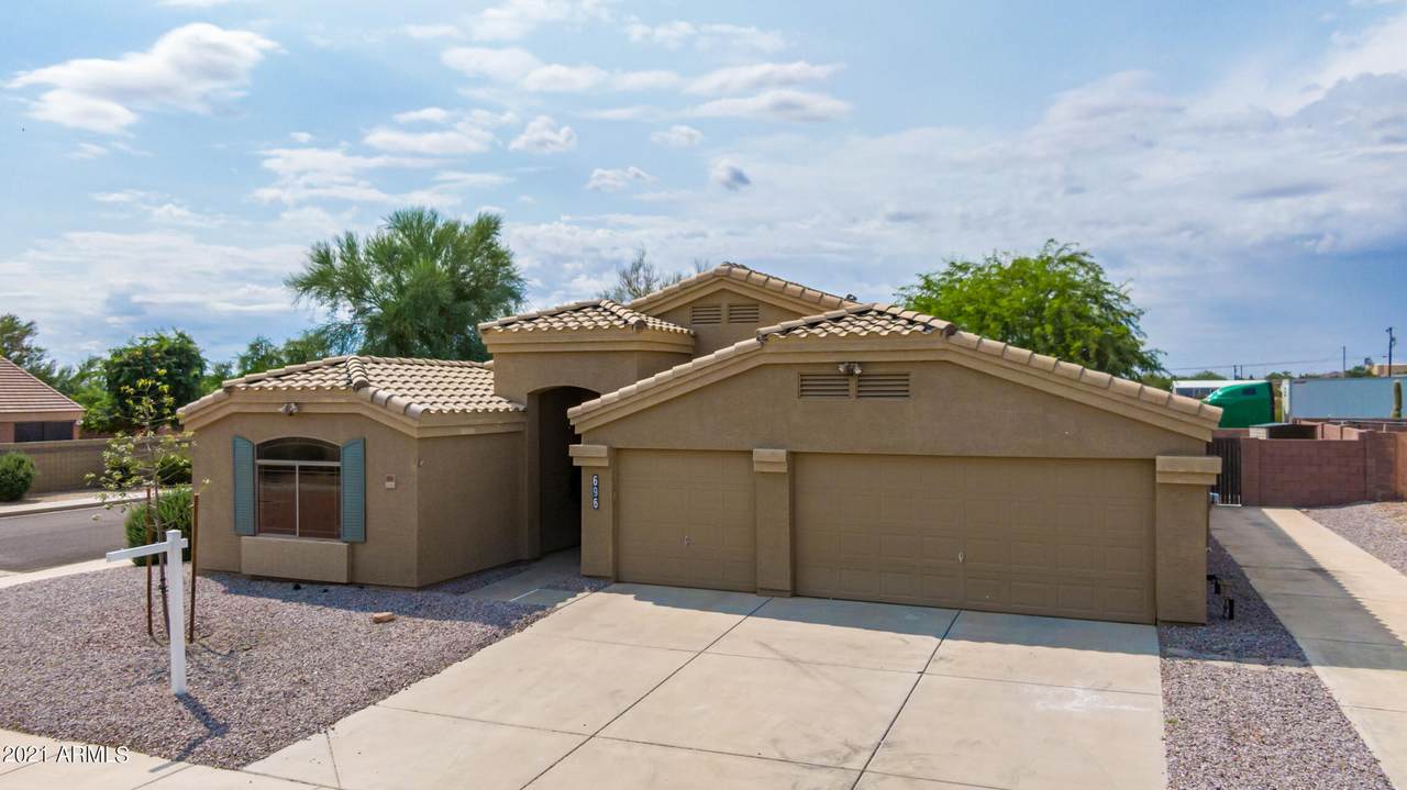 696 Cobblestone Drive - Photo 1